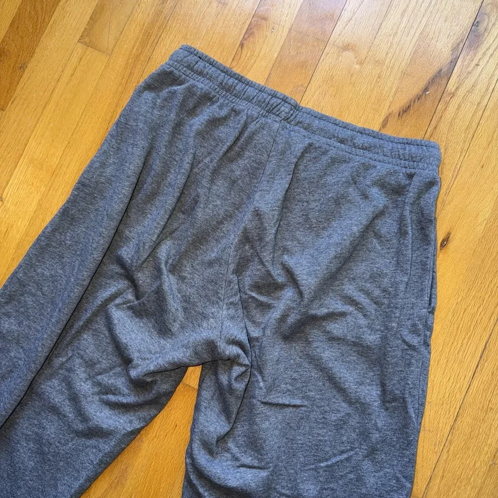 Nike Pants Mens M Gray Fleece Joggers‎ Sweatpants Swoosh Logo Pockets Athletic
